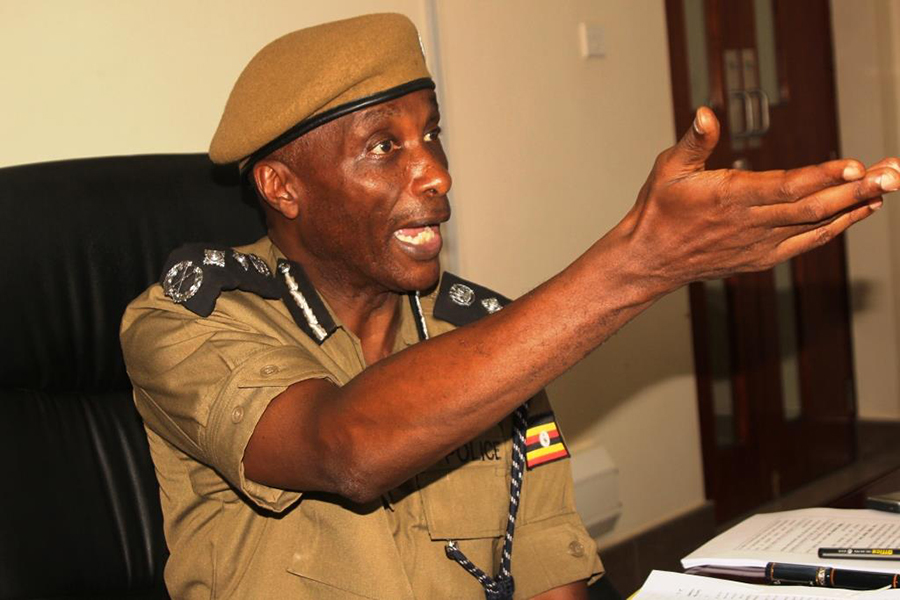 I will Eat You Like Samosa: Kayihura Warns  Police Officers Trading Police Secrets To Tumukunde