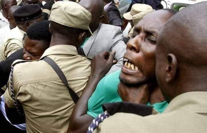 Teargas, live Bullets Rock K’la Streets Over Bobi Wine Military Detention