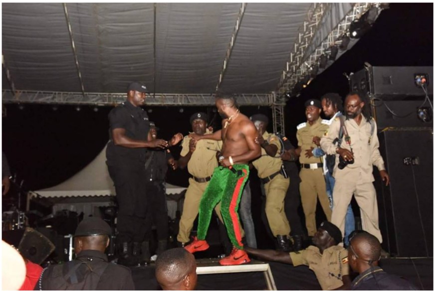 Bobi Wine Fans Kick Bebe Cool Off Stage With Urine, Stones As Jamaica’s Riley Puts Up Biggest Reggae Show In UG!