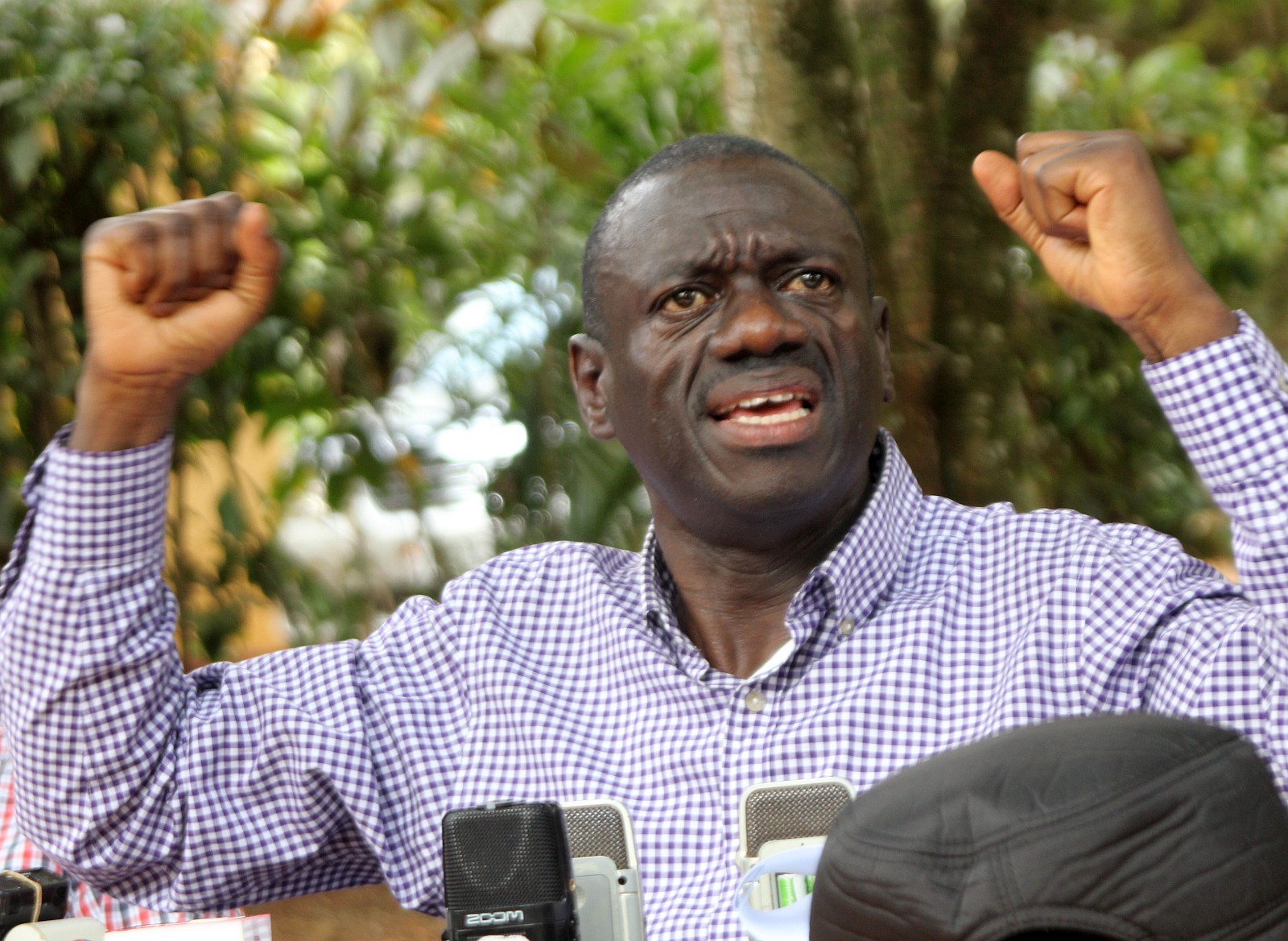 Government Wanted To Accuse Me Of Killing Bobi Wine – Besigye