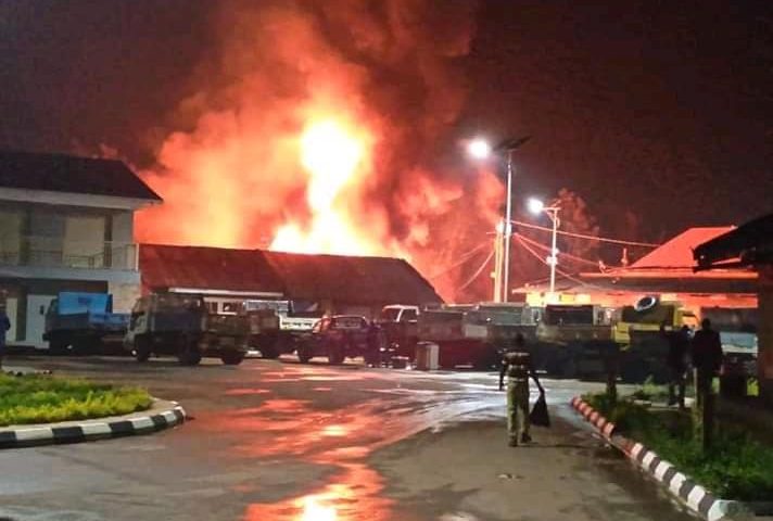 Property Worth Billions Destroyed After Fire Guts Fort Portal Lorry Park!