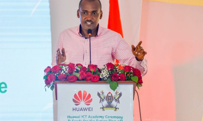 ICT Minister Tumwebaze Launches Free ICT Certificates To Makerere Univ.Students