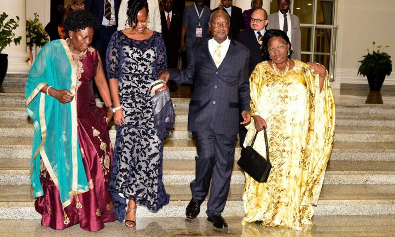 Museveni Hosts Commonwealth Heads Of Delegations To State Dinner, Urges Them To Tour Uganda