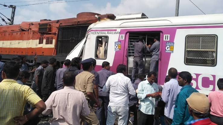 Tragedy As Two Passenger Trains  Crash In India, Scores Injured