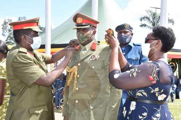 Don’t Relax, Prepare For Tough Challenges Ahead: Newly Promoted Maj Generals & Brig.General Tipped During Decoration Ceremony