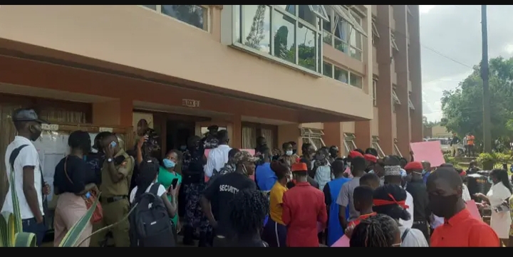 Kyambogo University Students On Strike Over Delayed Graduation, Online Lectures
