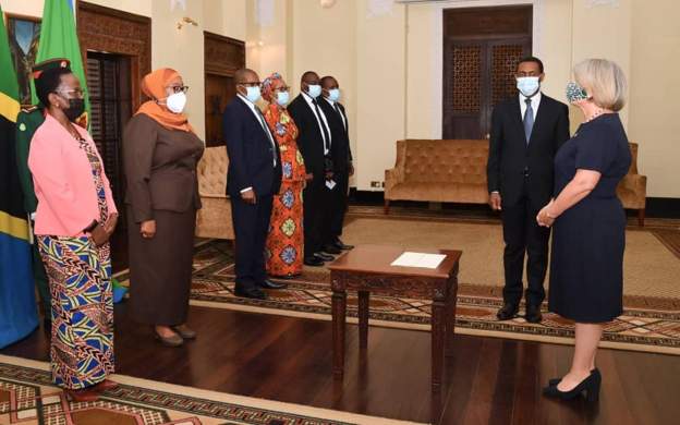 Forget About Magufuli: Tanzania President Suluhu Hassan Introduces COVID-19 Measures At State House, Appoints Committee Of Experts To Handle The Pandemic