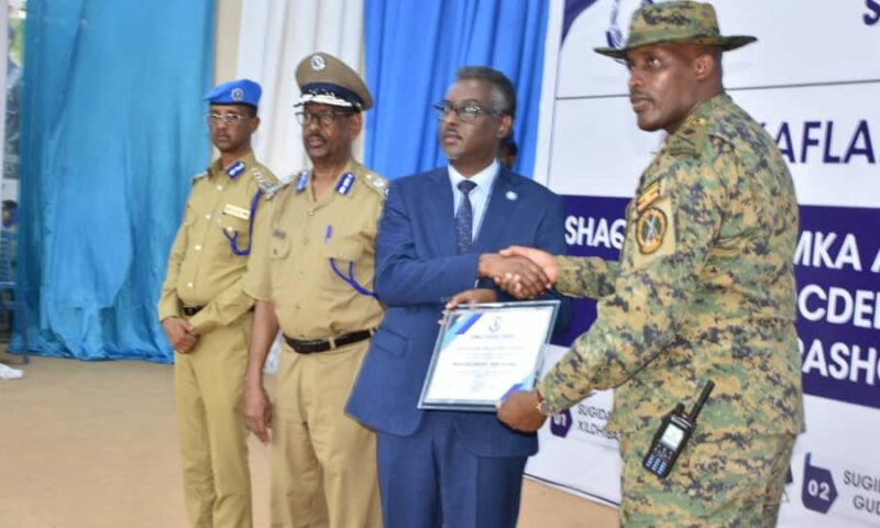 Somali Gov’t Honors Uganda Contingent Commander After Successful Elections