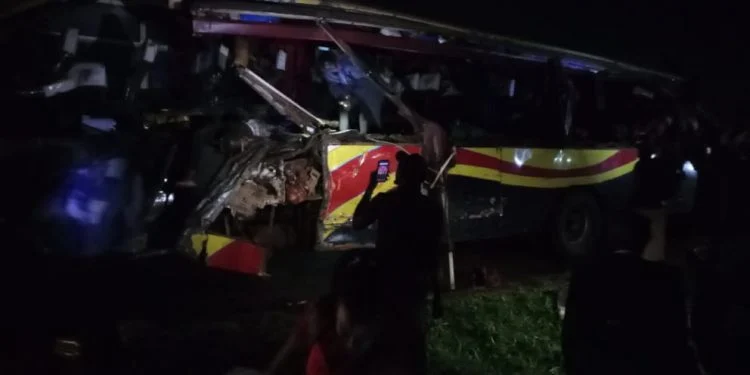Sad: 16 Dead As Roblyn Bus Smashes Trailer Along Kampala-Gulu Highway