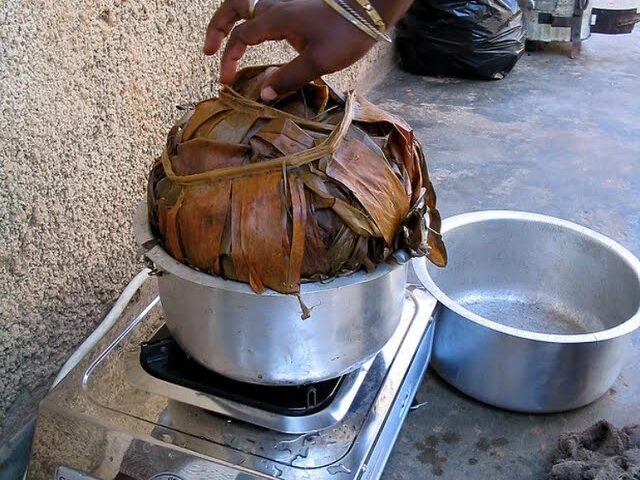 Revealed: Here Is Why You Must Only Eat Food Cooked & Served In Banana Leaves
